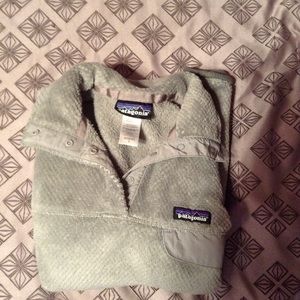Grey Patagonia sweatshirt